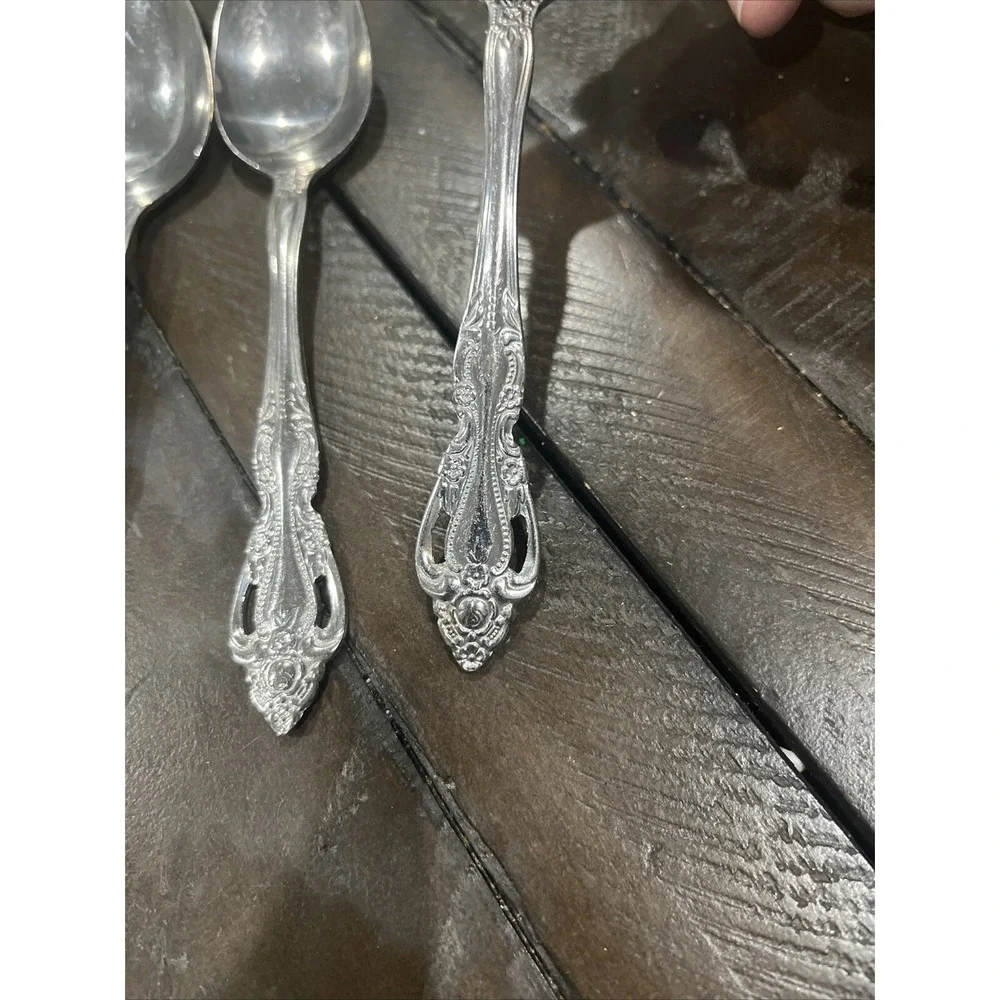 Reed & Barton Select BAROQUE Set 4 Teaspoons Spoon‎ Stainless Flatware Flowers